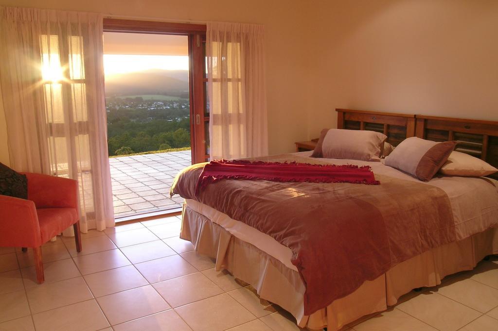 The Summit Rainforest Retreat Atherton Room photo